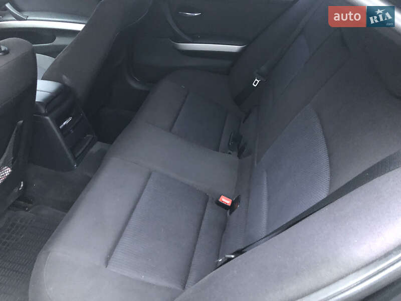 Седан BMW 3 Series 2010 в Вінниці