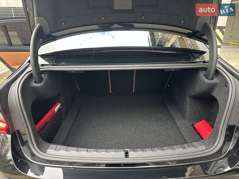 Седан BMW 3 Series 2024 в Києві фото 38 Седан BMW 3 Series 2024 в Києві