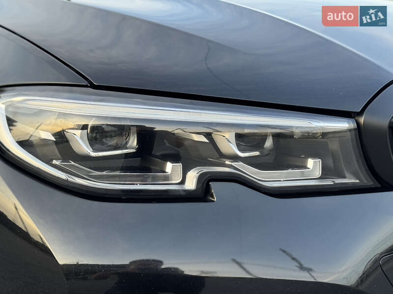 Седан BMW 3 Series 2020 в Львове