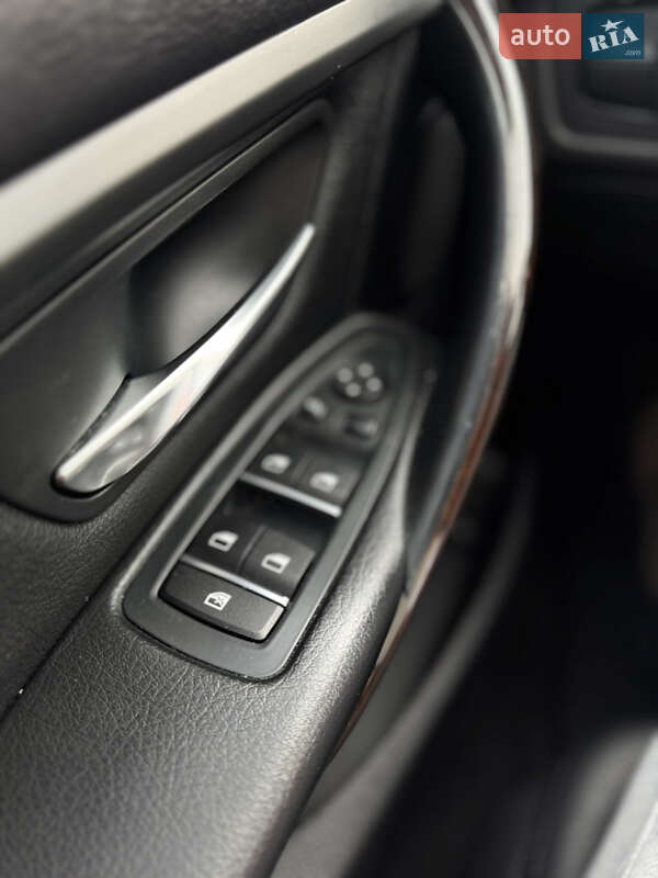 Седан BMW 3 Series 2016 в Києві