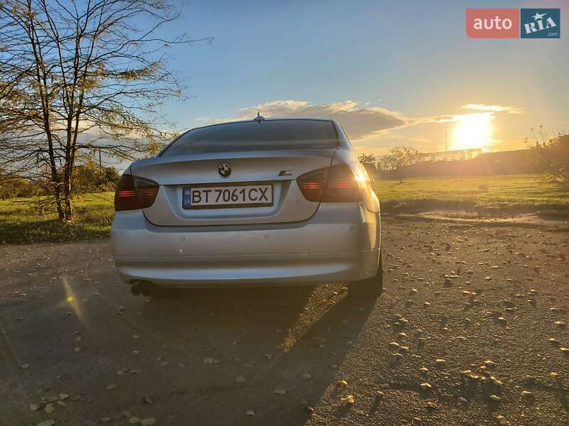 Седан BMW 3 Series 2005 в Херсоне