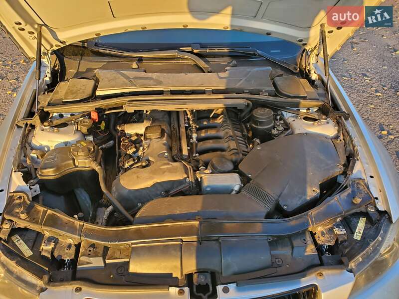 Седан BMW 3 Series 2005 в Херсоне