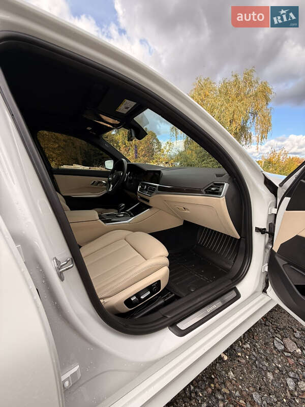 Седан BMW 3 Series 2019 в Самборе