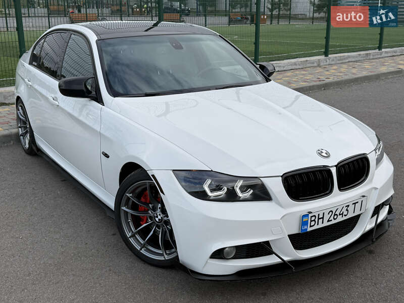 Седан BMW 3 Series 2010 в Одессе