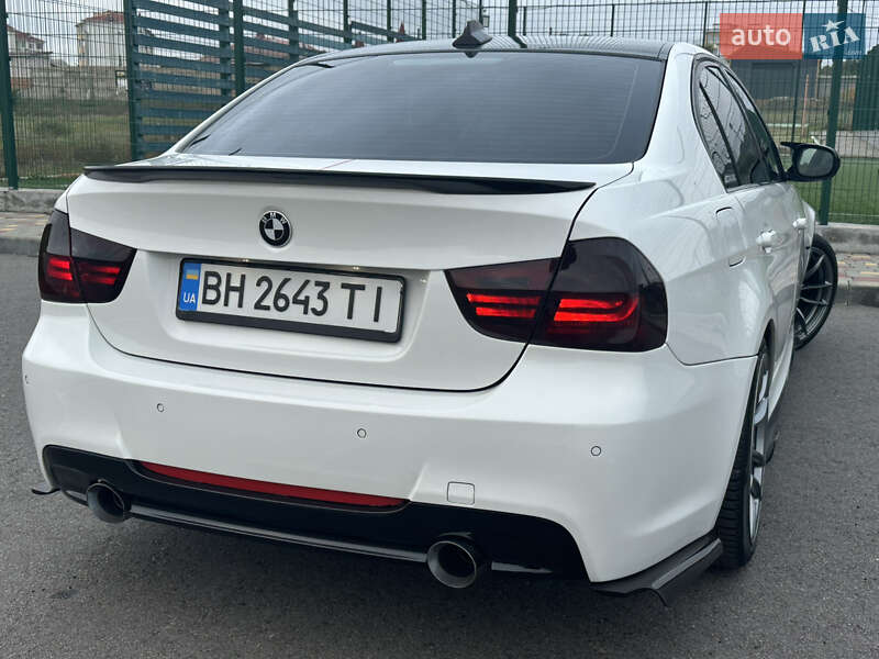 Седан BMW 3 Series 2010 в Одессе