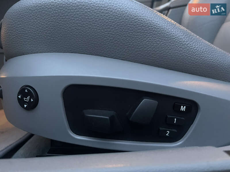 Седан BMW 3 Series 2010 в Одессе