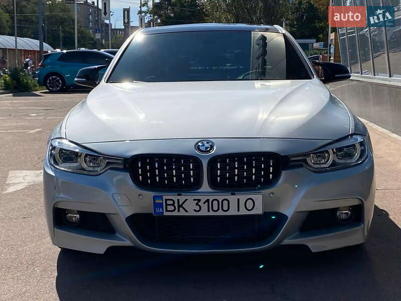 Седан BMW 3 Series 2017 в Киеве