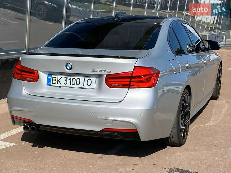 Седан BMW 3 Series 2017 в Киеве