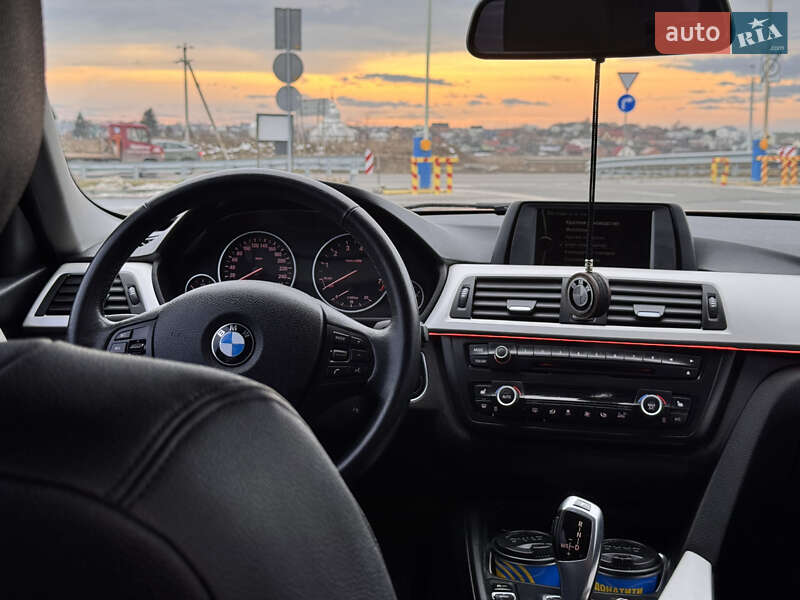 Седан BMW 3 Series 2014 в Львові