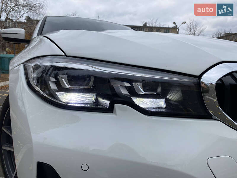 Седан BMW 3 Series 2019 в Черноморске
