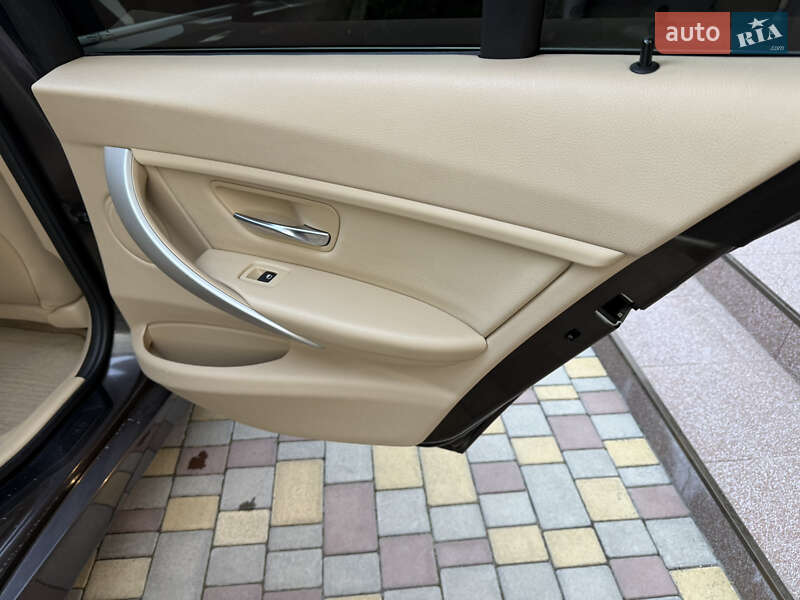 Седан BMW 3 Series 2015 в Днепре