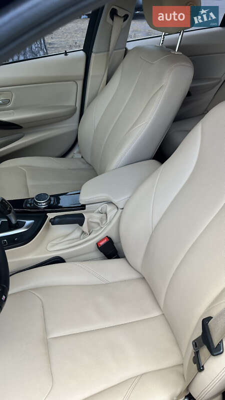 Седан BMW 3 Series 2015 в Виннице