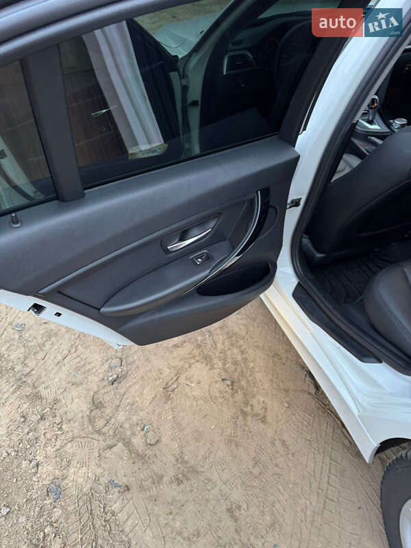 Седан BMW 3 Series 2016 в Киеве фото 20 Седан BMW 3 Series 2016 в Киеве