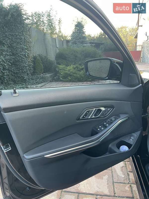 Седан BMW 3 Series 2019 в Киеве фото 20 Седан BMW 3 Series 2019 в Киеве