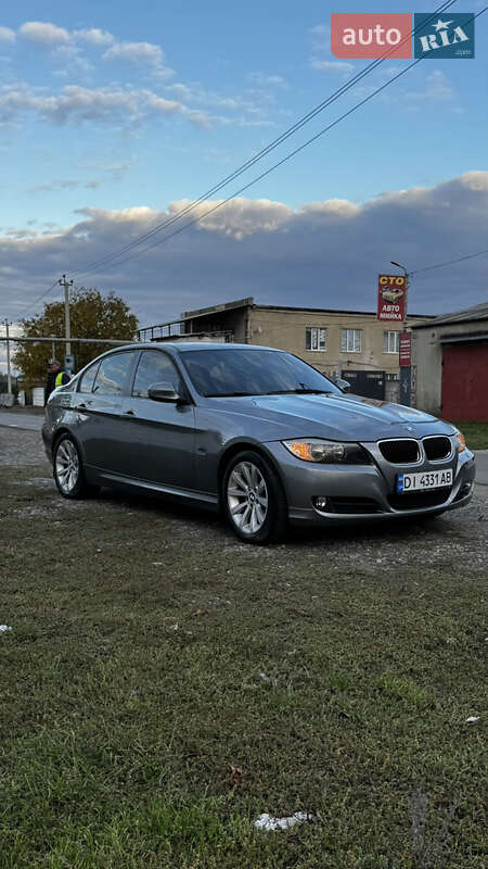 BMW 3 Series 2011