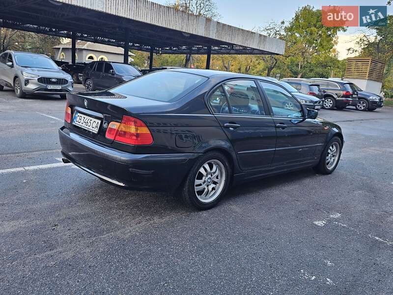 Седан BMW 3 Series 2004 в Киеве