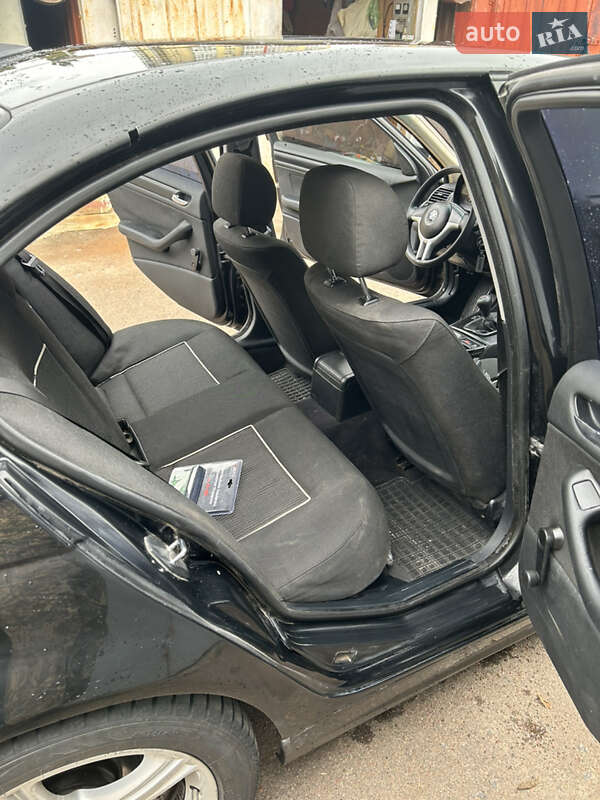 Седан BMW 3 Series 2002 в Киеве