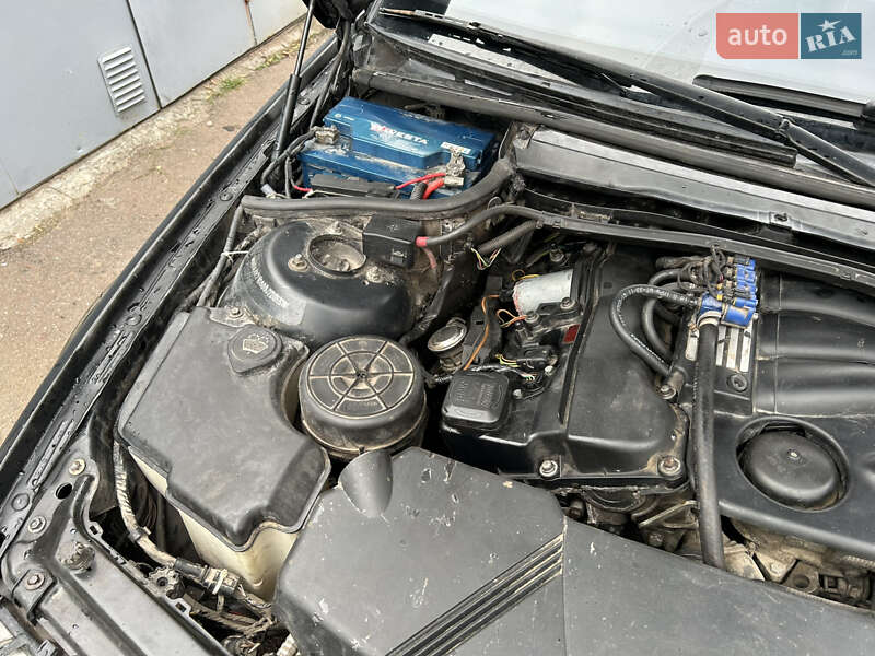 Седан BMW 3 Series 2002 в Киеве