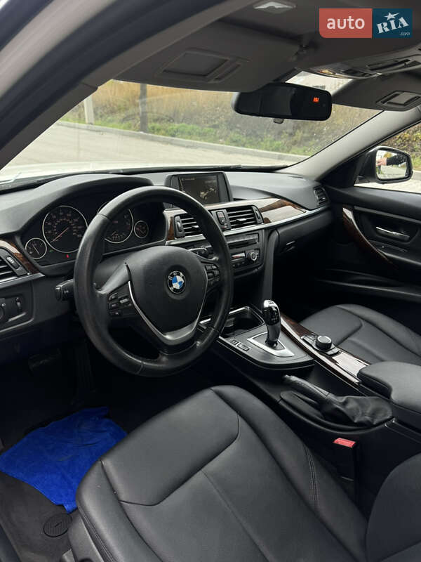 Седан BMW 3 Series 2015 в Ивано-Франковске