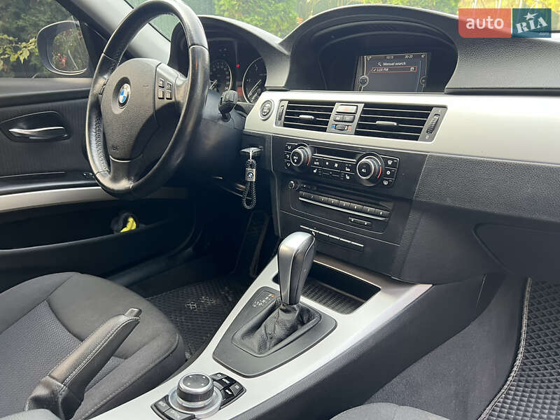 Универсал BMW 3 Series 2010 в Городке фото 21 Универсал BMW 3 Series 2010 в Городке