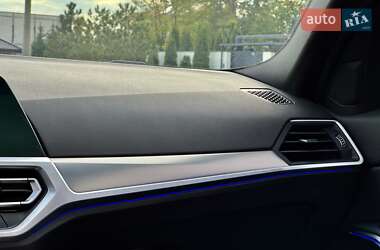 Седан BMW 3 Series 2019 в 