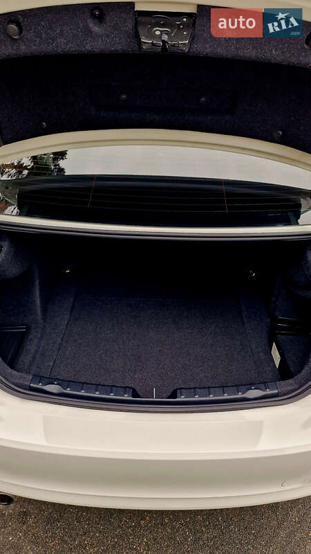 Седан BMW 3 Series 2018 в Вышгороде фото 15 Седан BMW 3 Series 2018 в Вышгороде