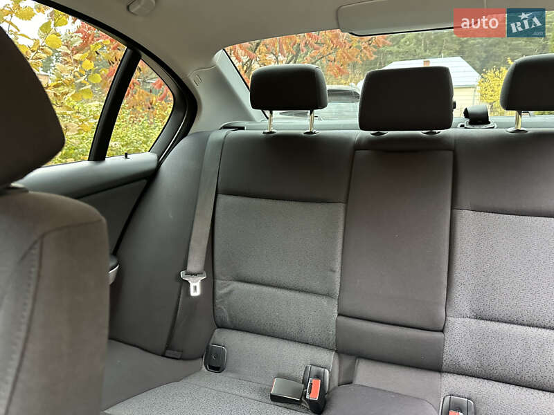 Седан BMW 3 Series 2007 в Львове
