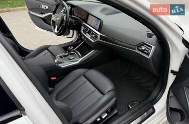 Седан BMW 3 Series 2019 в 