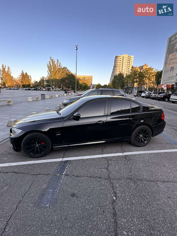 Седан BMW 3 Series 2010 в Николаеве