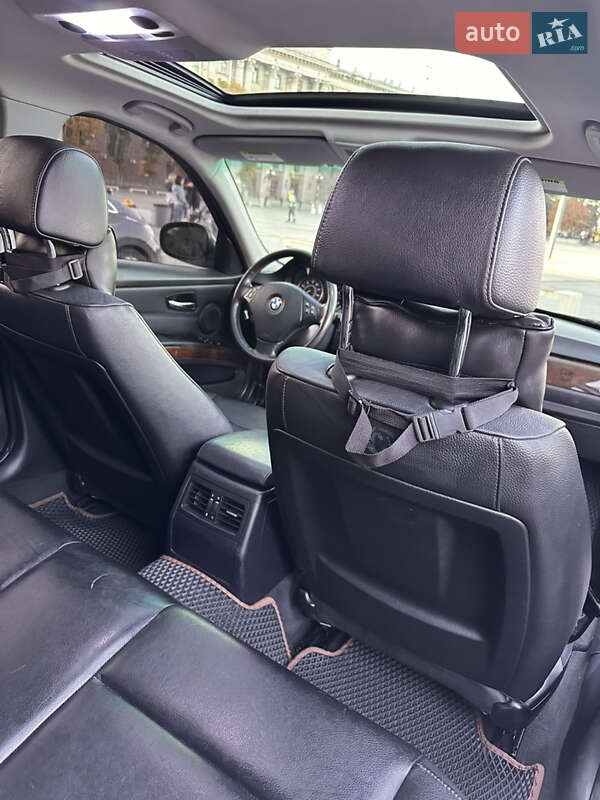 Седан BMW 3 Series 2010 в Николаеве