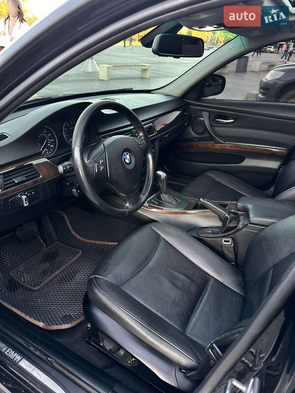 Седан BMW 3 Series 2010 в Николаеве