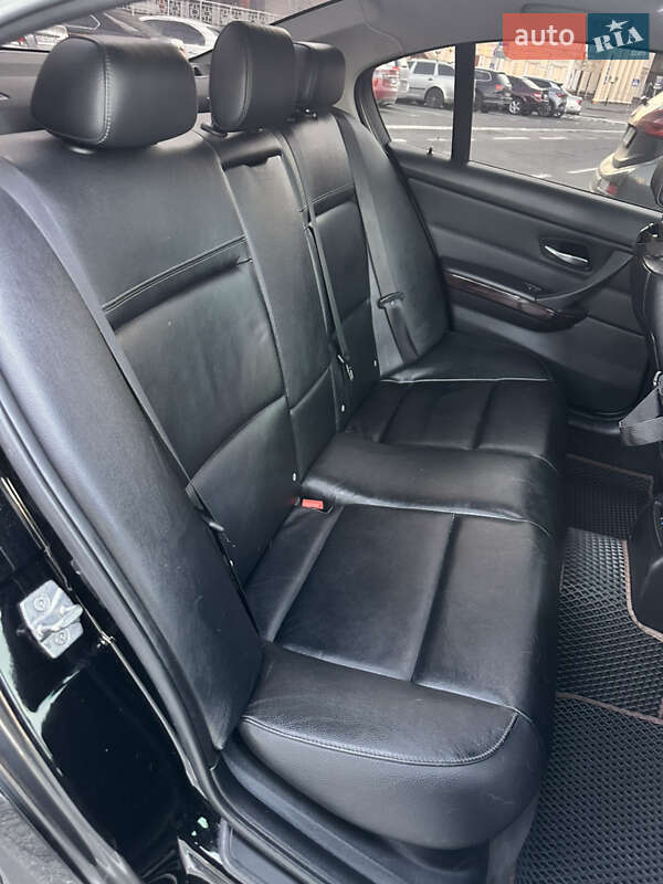 Седан BMW 3 Series 2010 в Николаеве