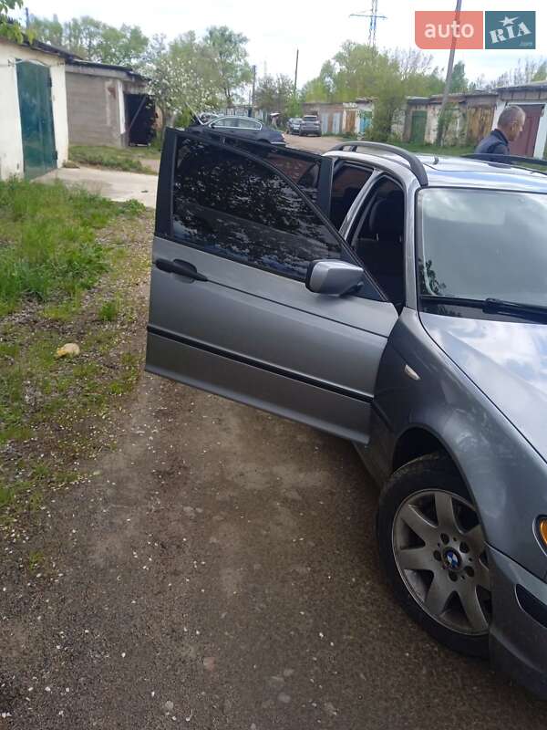 Универсал BMW 3 Series 2004 в Коростене
