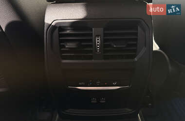 Седан BMW 3 Series 2023 в 