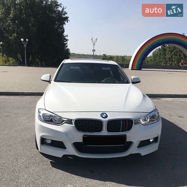Седан BMW 3 Series 2018 в Дніпрі