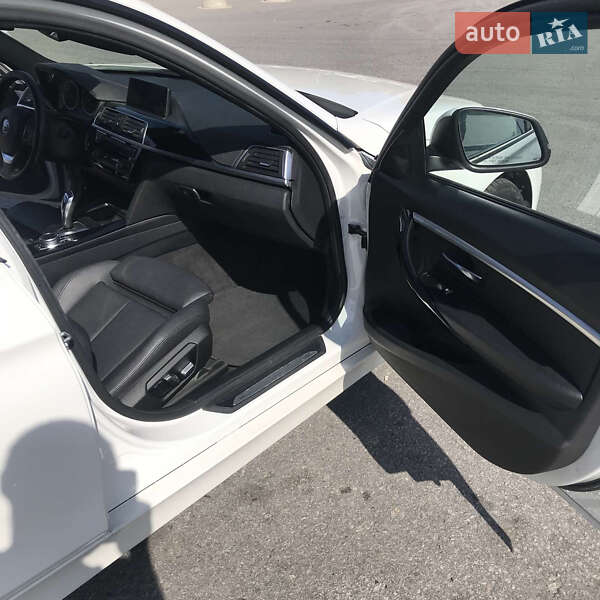 Седан BMW 3 Series 2018 в Дніпрі