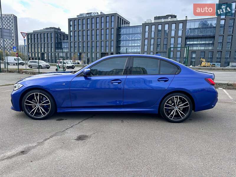 Седан BMW 3 Series 2022 в Киеве