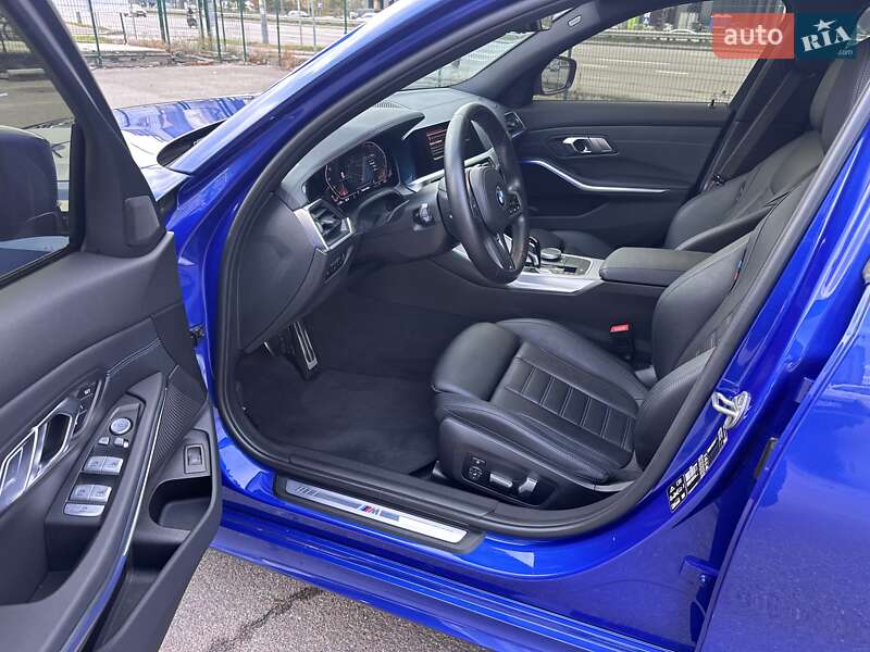 Седан BMW 3 Series 2022 в Киеве