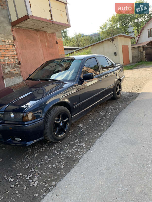 Седан BMW 3 Series 1993 в Сколе фото 3 Седан BMW 3 Series 1993 в Сколе