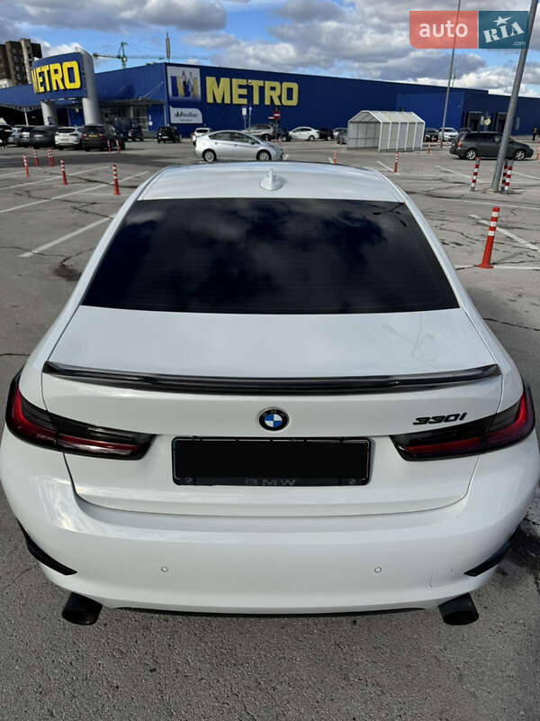 Седан BMW 3 Series 2020 в Кропивницком