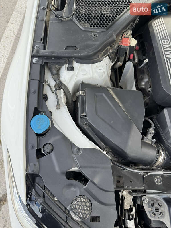 Седан BMW 3 Series 2020 в Кропивницком