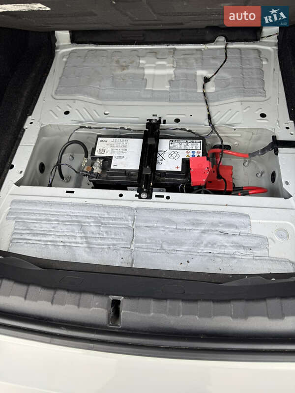 Седан BMW 3 Series 2020 в Кропивницком