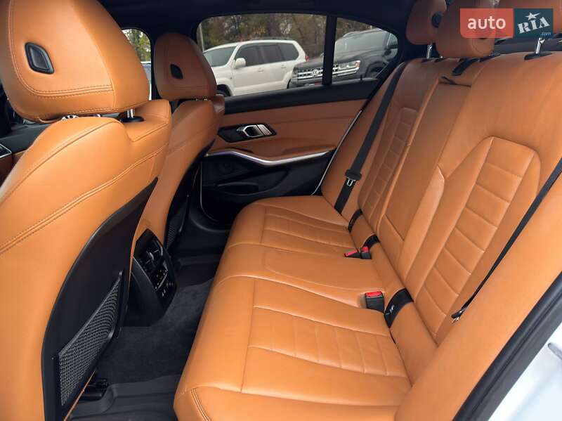 Седан BMW 3 Series 2019 в Харькове