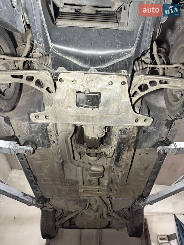 Седан BMW 3 Series 2002 в Казатине