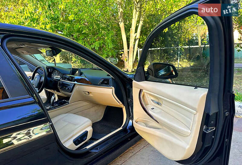 Седан BMW 3 Series 2013 в Львове