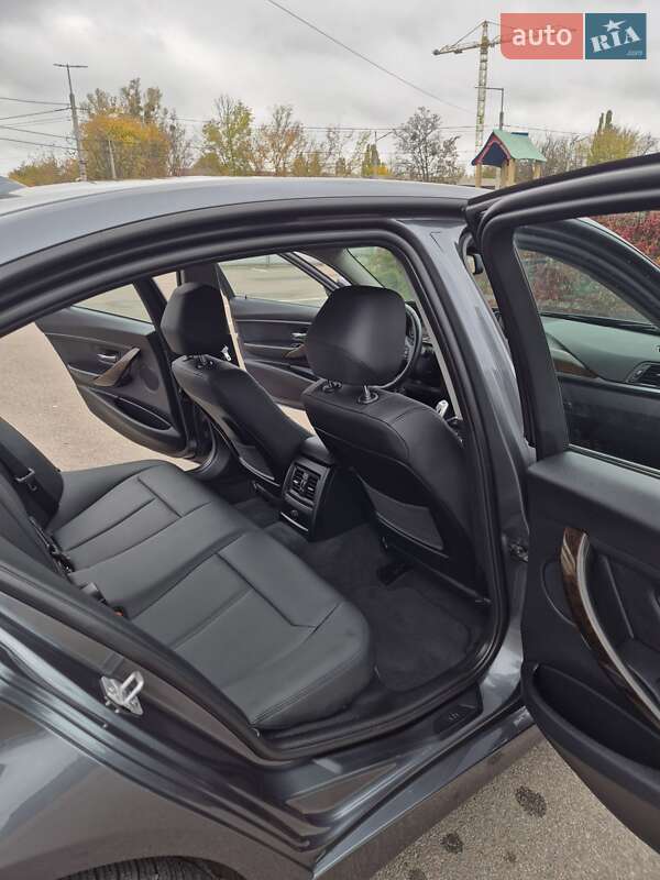 Седан BMW 3 Series 2015 в Києві фото 15 Седан BMW 3 Series 2015 в Києві