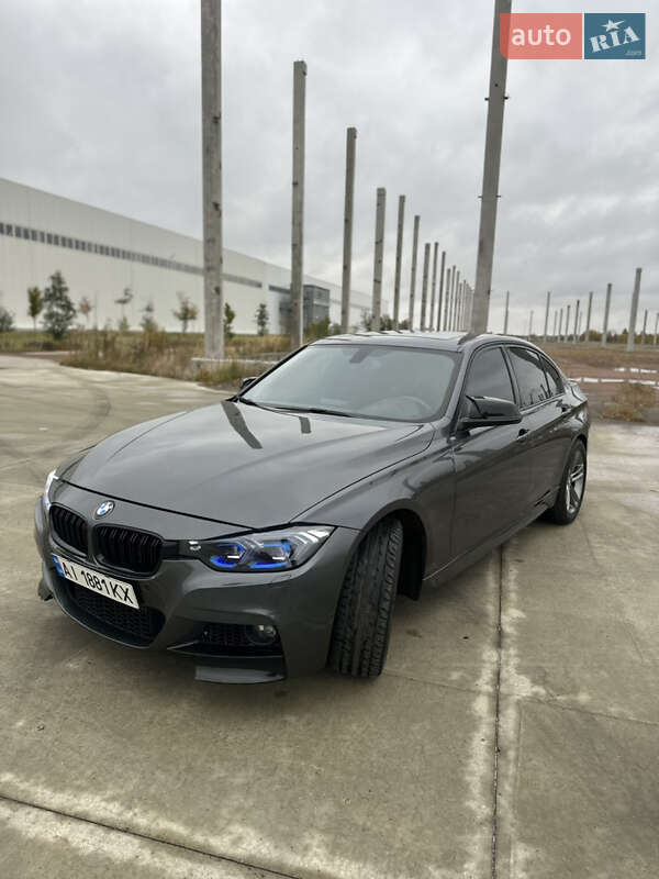 Седан BMW 3 Series 2015 в Коростене