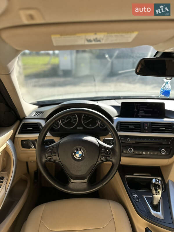 Седан BMW 3 Series 2012 в Ужгороде