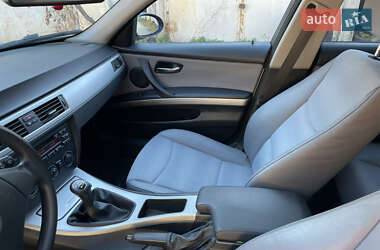 Седан BMW 3 Series 2005 в  фото 31 Седан BMW 3 Series 2005 в