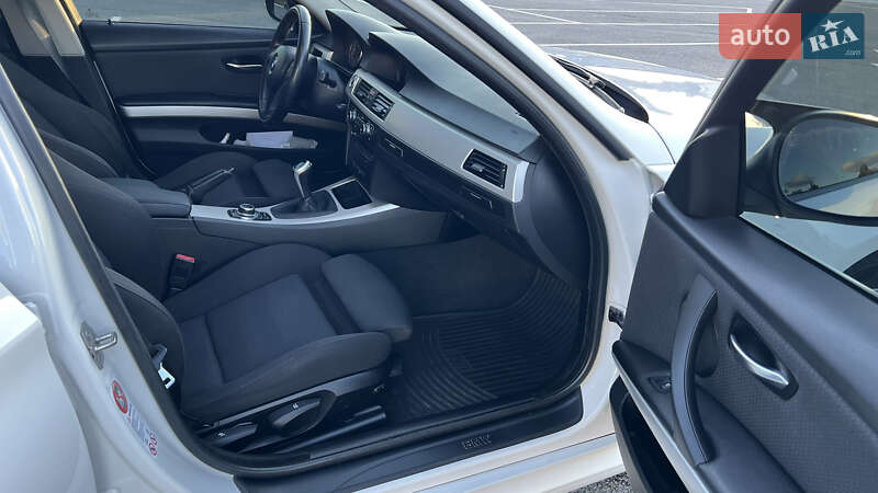 Универсал BMW 3 Series 2010 в Житомире фото 15 Универсал BMW 3 Series 2010 в Житомире